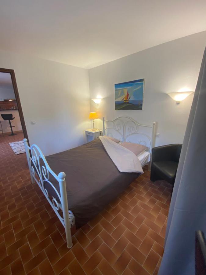 Charmant Appartement Au Coeur Du Village Tourrettes-sur-Loup Exterior photo