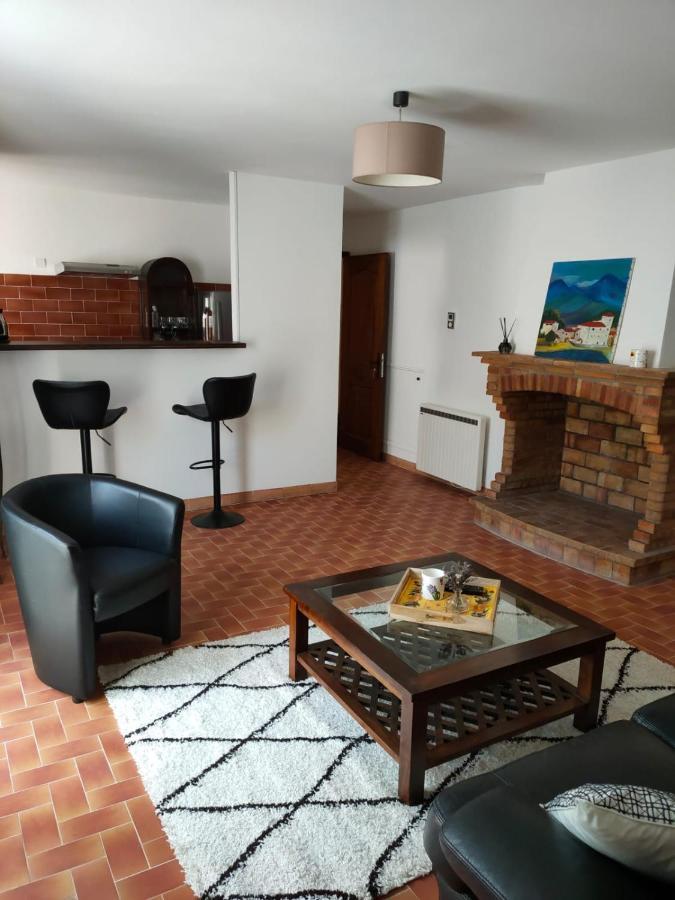 Charmant Appartement Au Coeur Du Village Tourrettes-sur-Loup Exterior photo